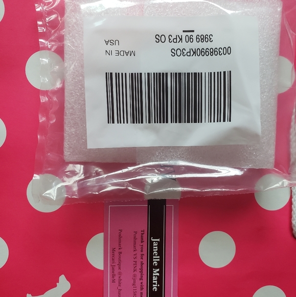 VS PINK MEGA POUT LIP PLUMPER - Picture 3 of 3